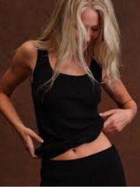 The Cashmere Project Women's Black Ribbed Scoop Neck Tank